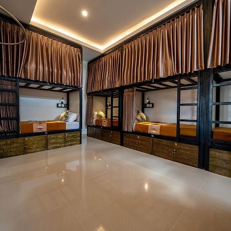 The Moon Hostel Batununggul Ngoại thất bức ảnh